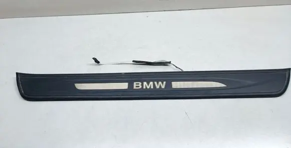 Front sill trim cover