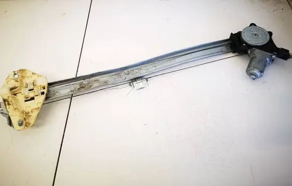 Honda CR-V Front door window regulator motor