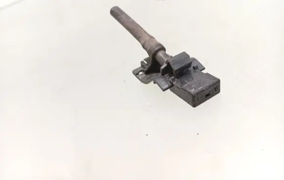 Toyota Prius+ (ZVW40) Windshield washer spray nozzle 