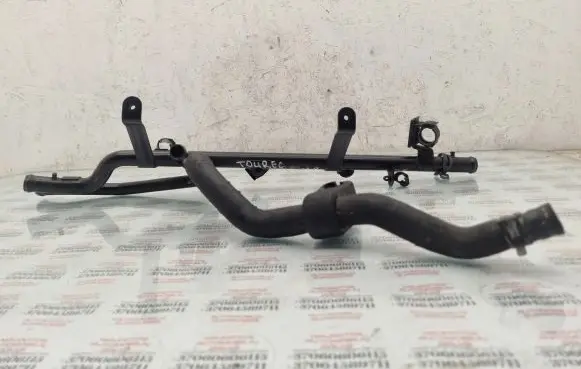Volkswagen Touareg I Engine coolant pipe/hose 7L6121065C