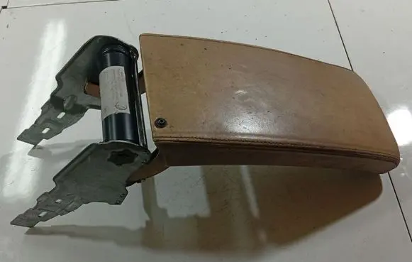 Volkswagen PASSAT B6 Armrest 3C0864207