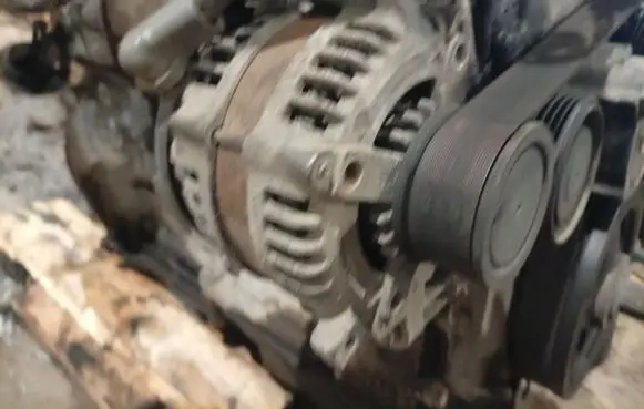 Toyota Auris 150 Generator/alternator 2706026051