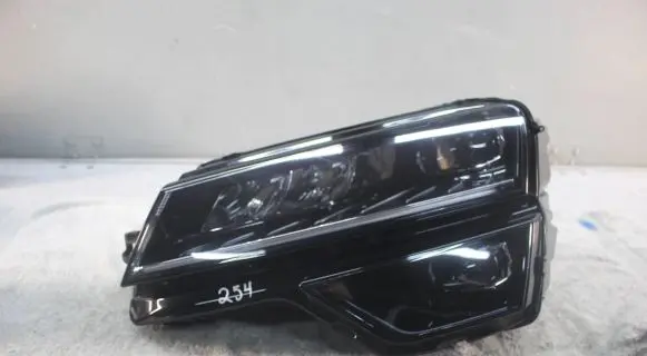 Skoda Karoq Headlight/headlamp 57B941015F 0020517509 20PL8935