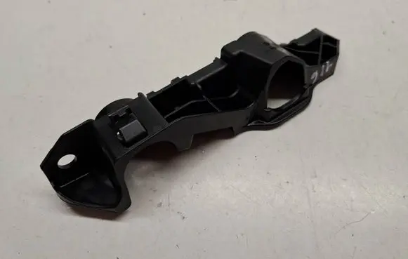 Opel Insignia B Front bumper mounting bracket 39204262 YR00274980