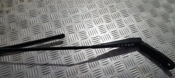 Volvo XC70 Front wiper blade arm 31276005