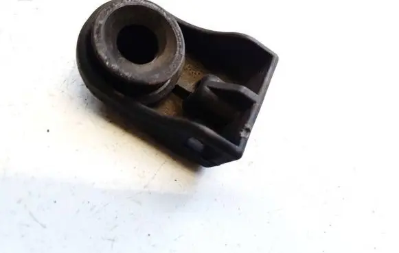 Radiator mount bracket