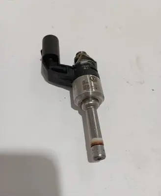 Volkswagen Golf VI Fuel injector 03C906036F