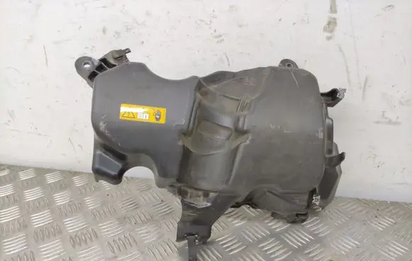 Mercedes-Benz A W176 Engine cover (trim) 175753VD0A