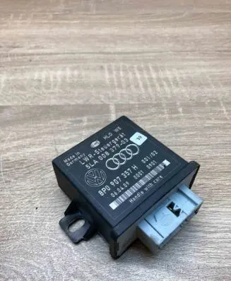 Audi Q7 4L Light module LCM 8P0907357H 5LA008379