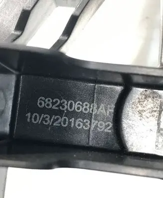 Chrysler Pacifica Sliding door exterior handle/bracket 68230688AB