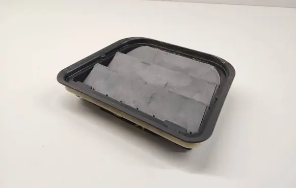 Quarter panel pressure vent