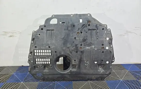 Lexus CT 200H Engine splash shield/under tray 5144176040