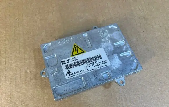 Opel Zafira A Headlight ballast module Xenon 130732911201