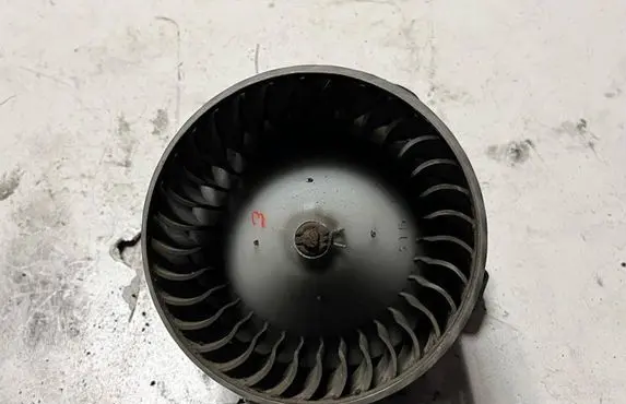 Mitsubishi Colt Heater fan/blower 1736006902