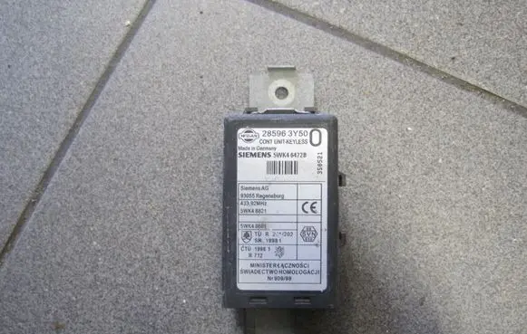 Nissan X-Trail T30 Door central lock control unit/module 285963Y50