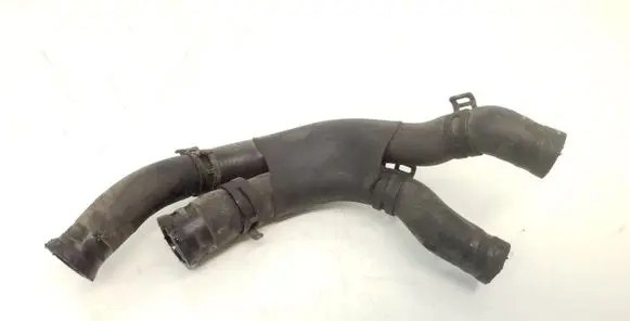 Volkswagen PASSAT B6 Engine coolant pipe/hose 8244R