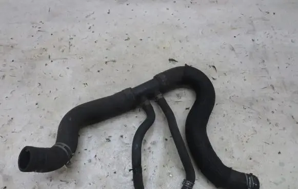 Nissan X-Trail T32 Engine coolant pipe/hose