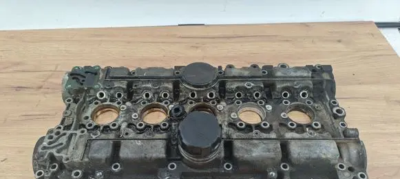 Volvo XC70 Rocker cam cover 1001761