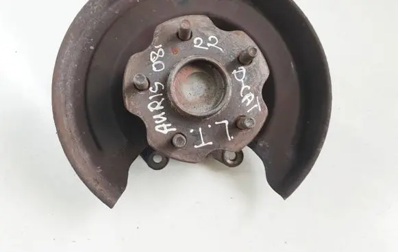 Toyota Auris 150 Rear wheel hub spindle/knuckle 