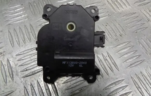 Toyota Auris 150 A/C air flow flap actuator/motor MF113800-2840