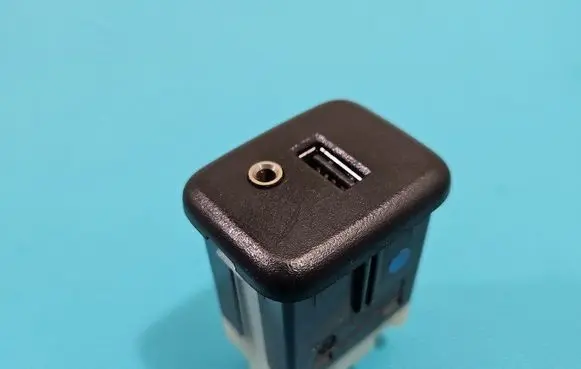 USB socket connector