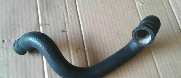 Volkswagen Scirocco Engine coolant pipe/hose 027121096A