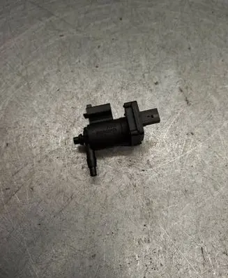 Mercedes-Benz C W203 Turbo solenoid valve A2038000178