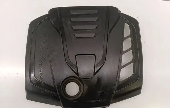 Alfa Romeo Stelvio Engine cover (trim)
