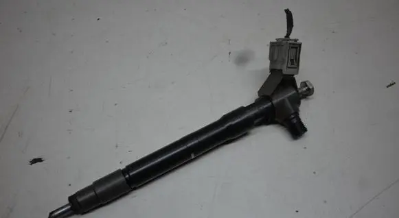 Mazda 3 II Fuel injector SH0113H50