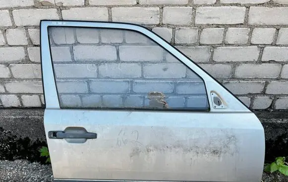 Mercedes-Benz E W124 Front door