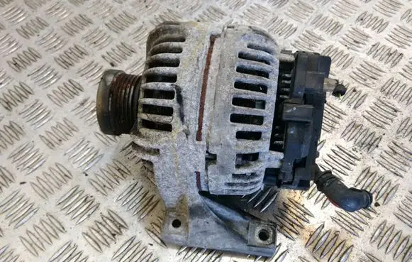 Volvo V70 Generator/alternator 30667787 0124525060
