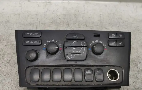 Volvo V70 Climate control unit 7923