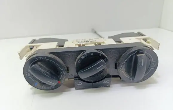 Volkswagen Polo IV 9N3 Climate control unit 6Q0820045G