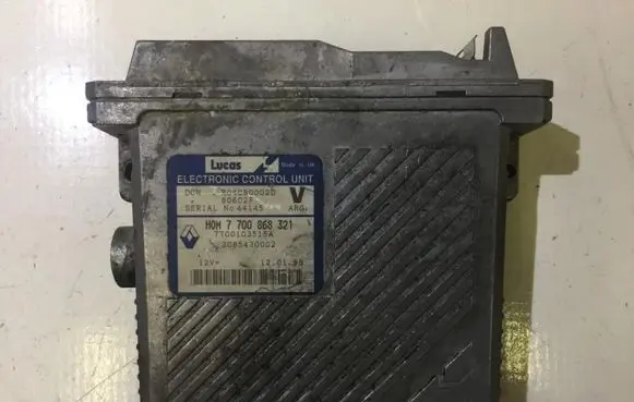 Volvo S40, V40 Engine control unit/module HOM7700868321