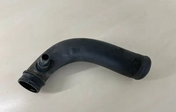Volvo XC90 Intercooler hose/pipe 30714480