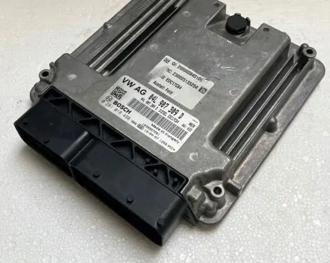 Volkswagen Golf VII Engine control unit/module 04L907309D