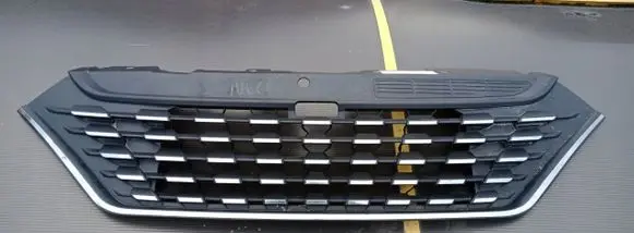 Iveco Daily 6th gen Front bumper upper radiator grill 5802317675