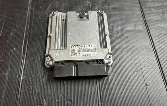 Audi A4 S4 B7 8E 8H Engine control unit/module 8E0907115D 8E1910115H 0261S02681