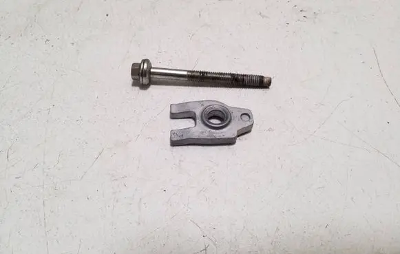 Mercedes-Benz Vito Viano W447 Fuel Injector clamp holder 0917 6457