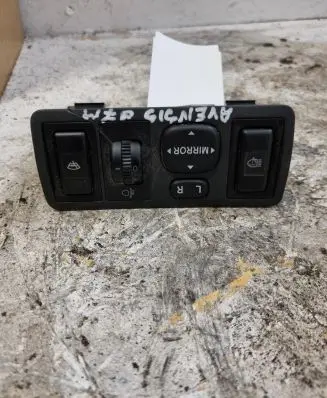 Toyota Avensis T250 Wing mirror switch 777665 183574
