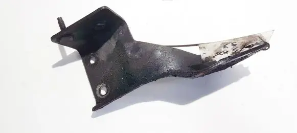 Nissan Almera Tino Engine mounting bracket