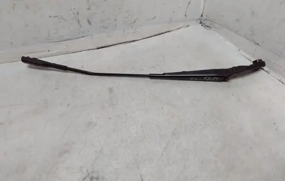 Front wiper blade arm