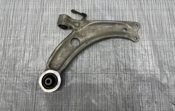Citroen DS7 Crossback Front control arm