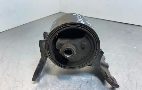Dodge Caliber Gearbox mount 05105575AA 05105466AA