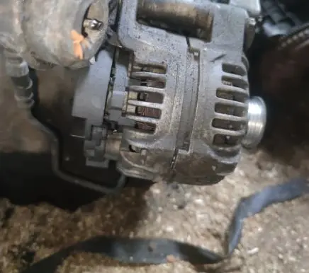 Opel Zafira A Generator/alternator 0124415005 90561168