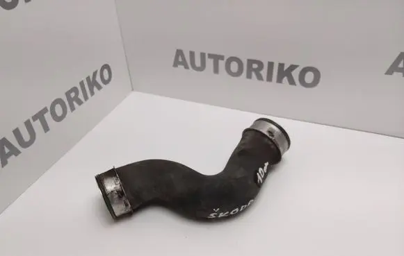 Skoda Octavia Mk2 (1Z) Air intake hose/pipe 1K0145832J