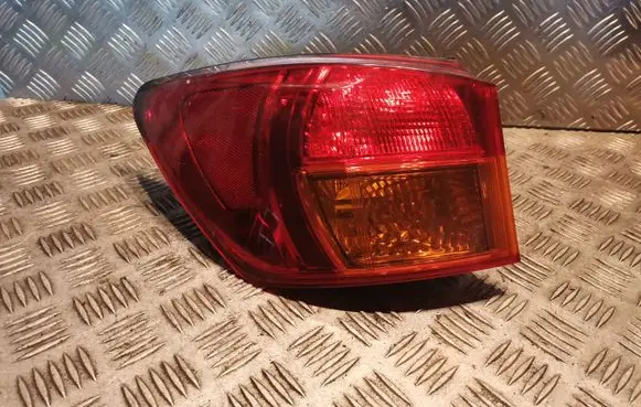 Lexus IS 220D-250-350 Rear/tail lights