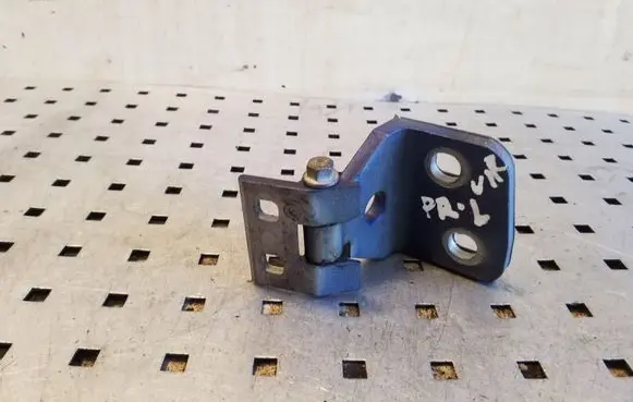 BMW X3 E83 Front door upper hinge 3402819