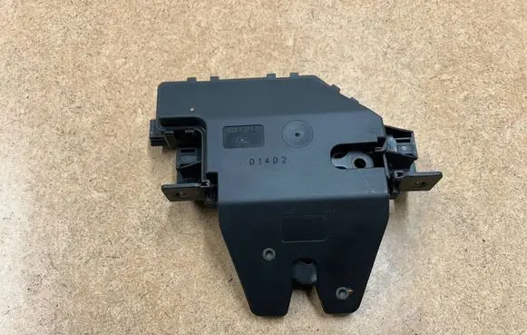 BMW 3 E46 Tailgate lock latch 51248196401 8196401 01402