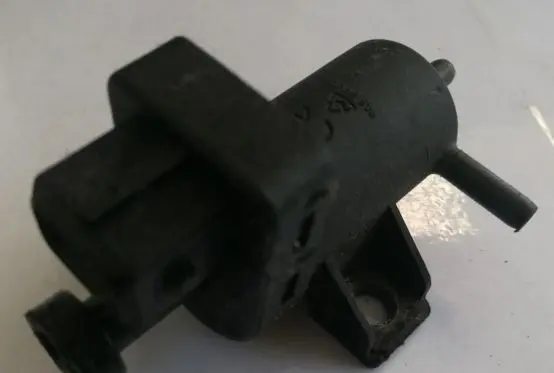 Renault Megane I Turbo solenoid valve 7700113709